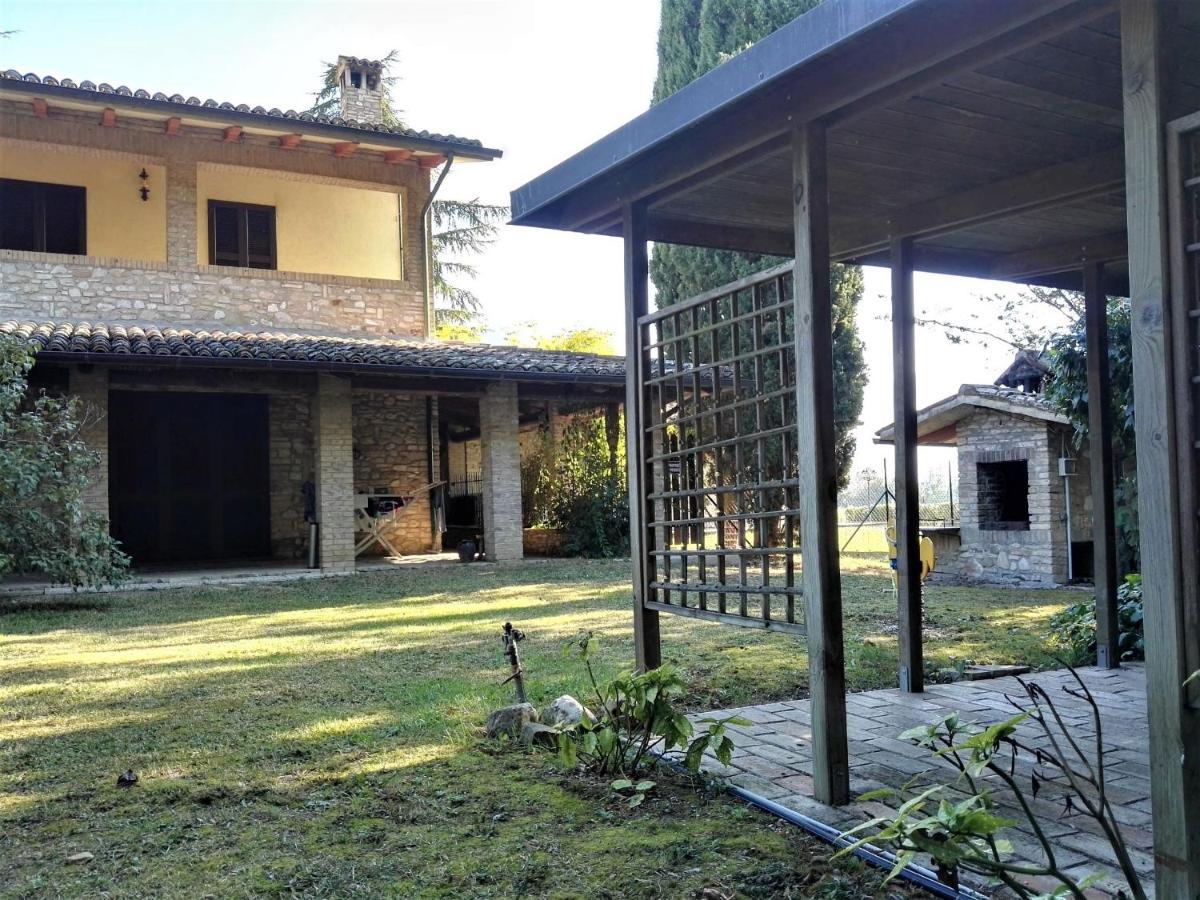 Villa Con Piscina Assisi Exterior photo